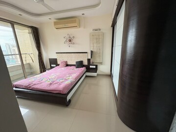 Bedroom in 3 BHK Apartment at Oberoi Realty Splendor, Andheri East – for Rent