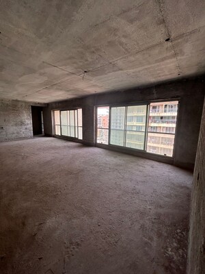 Room in 4 BHK Apartment at Rustomjee Parishram, Pali Hill – for Sale