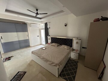 Team Area in 3.5 BHK Apartment at Mahagun Mezzaria, Sector 78 – for Rent