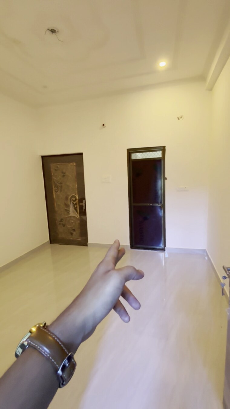 Room, amara khaira chak 5 Bedroom 1000 Sq.Ft. Independent House In Amara Khaira Chak Varanasi 9187784