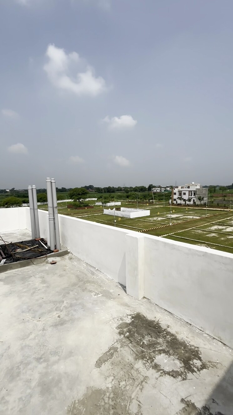 Terrace, amara khaira chak 5 Bedroom 1000 Sq.Ft. Independent House In Amara Khaira Chak Varanasi 9187784