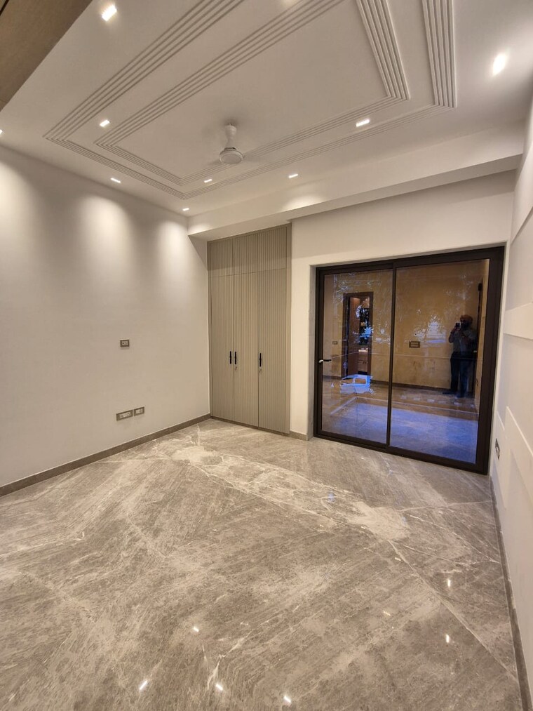 Room, greater kailash ii 4 Bedroom 4000 Sq.Ft. Builder Floor In Greater Kailash ii Delhi 9187808