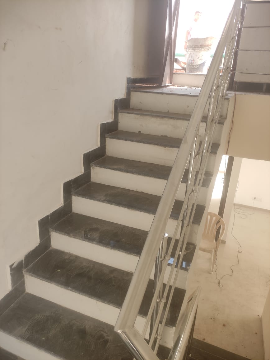 5 BHK + Pooja Room,Servant Room,Study Room,Extra Room Penthouse For Rent in Logix Blossom County