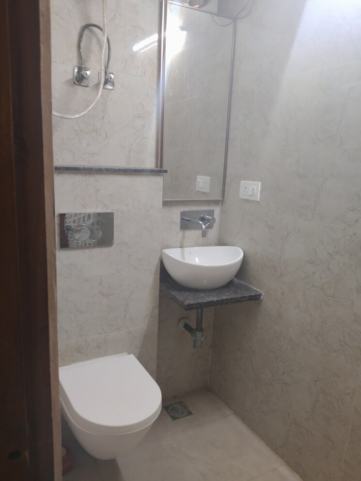 Bathroom, sector 46 2 Bedroom 950 Sq.Ft. Apartment In Sector 46 Faridabad 9187806
