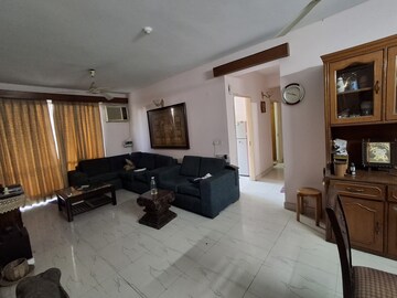 Living Room in 3 BHK Apartment at DLF Ridgewood Estate, Dlf Phase iv – for Rent