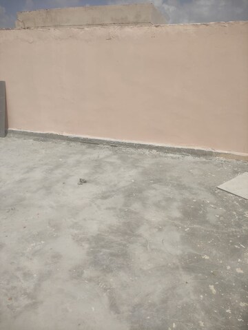 Room in 5 BHK Apartment at Logix Blossom County, Sector 137 – for Rent