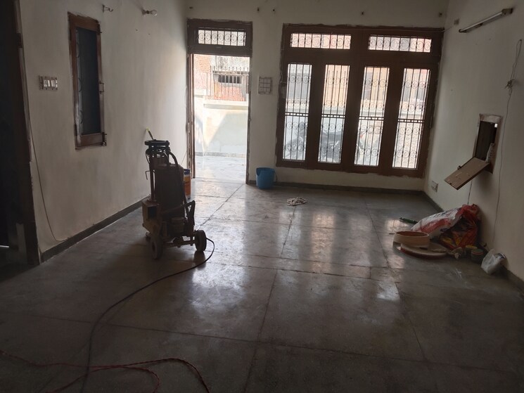  Parking, sector 21c 3 Bedroom 200 Sq.Yd. Independent House In Sector 21c Faridabad 9187829