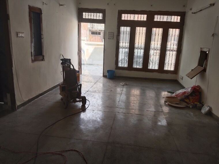  Parking, sector 21c 3 Bedroom 200 Sq.Yd. Independent House In Sector 21c Faridabad 9187829