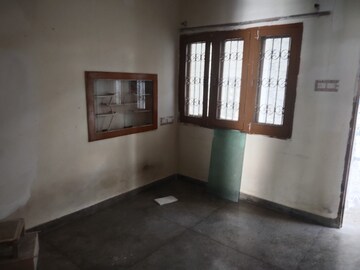 Room in 3 BHK Independent House at Sector 21c – for Rent