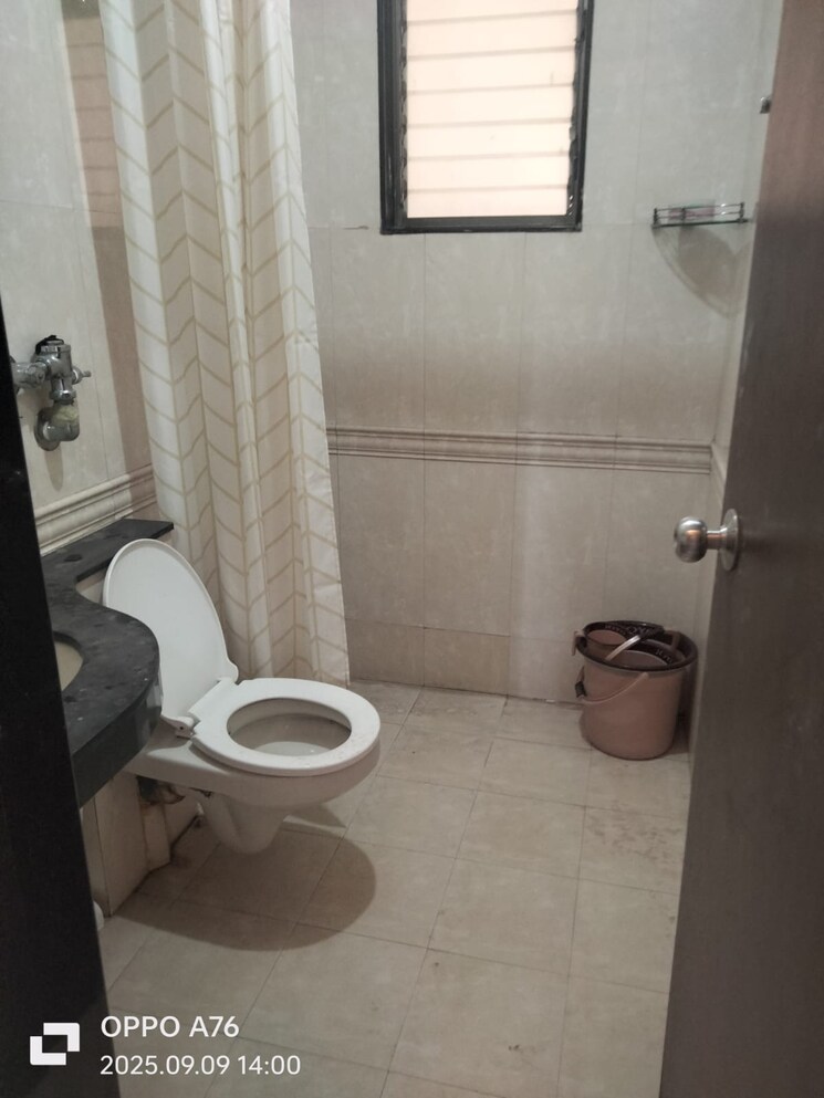 Bathroom, lake-florence 3 Bedroom 1400 Sq.Ft. Apartment In Powai Mumbai 9187822