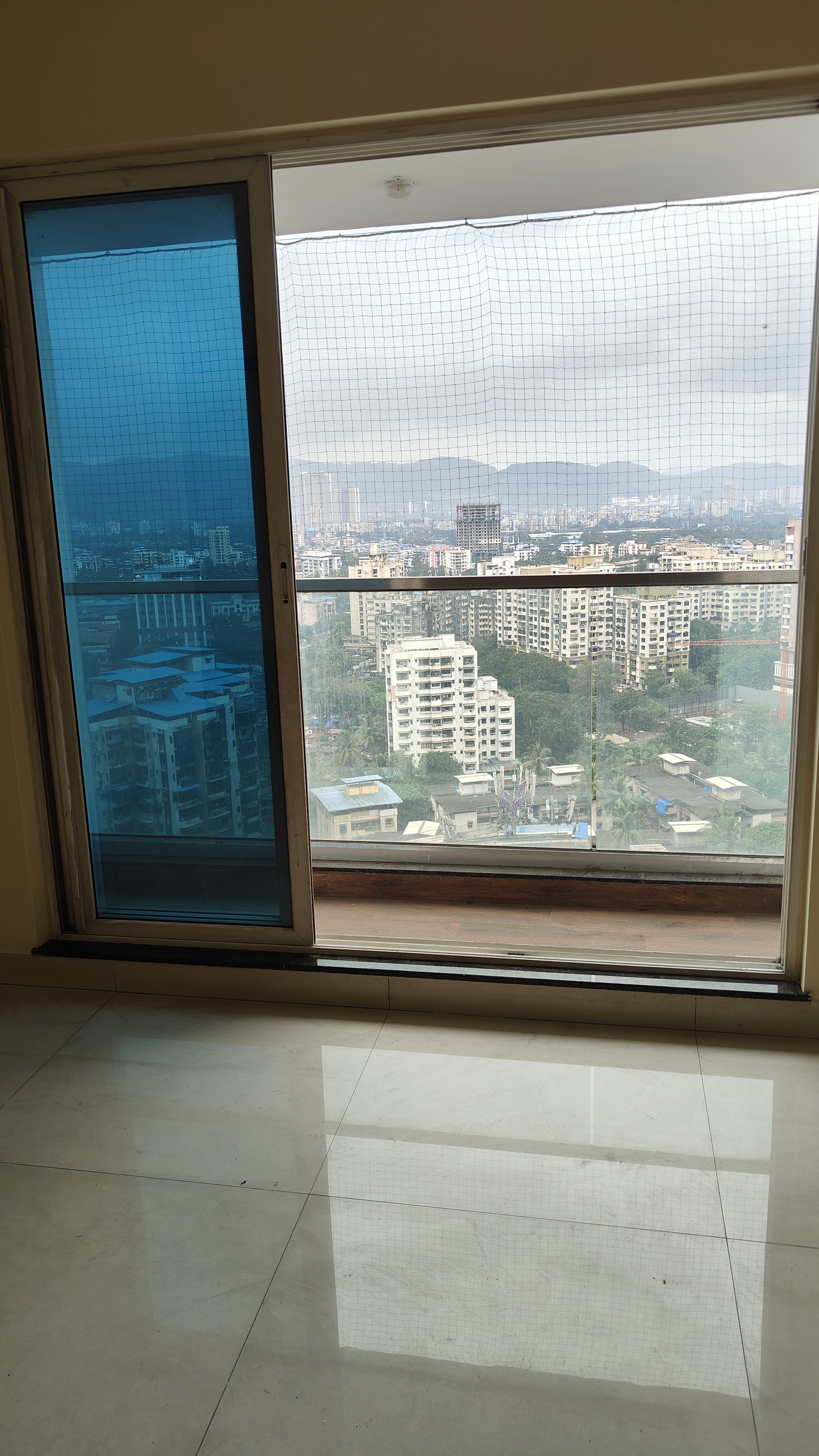2 BHK Apartment For Rent in Sheth Avalon