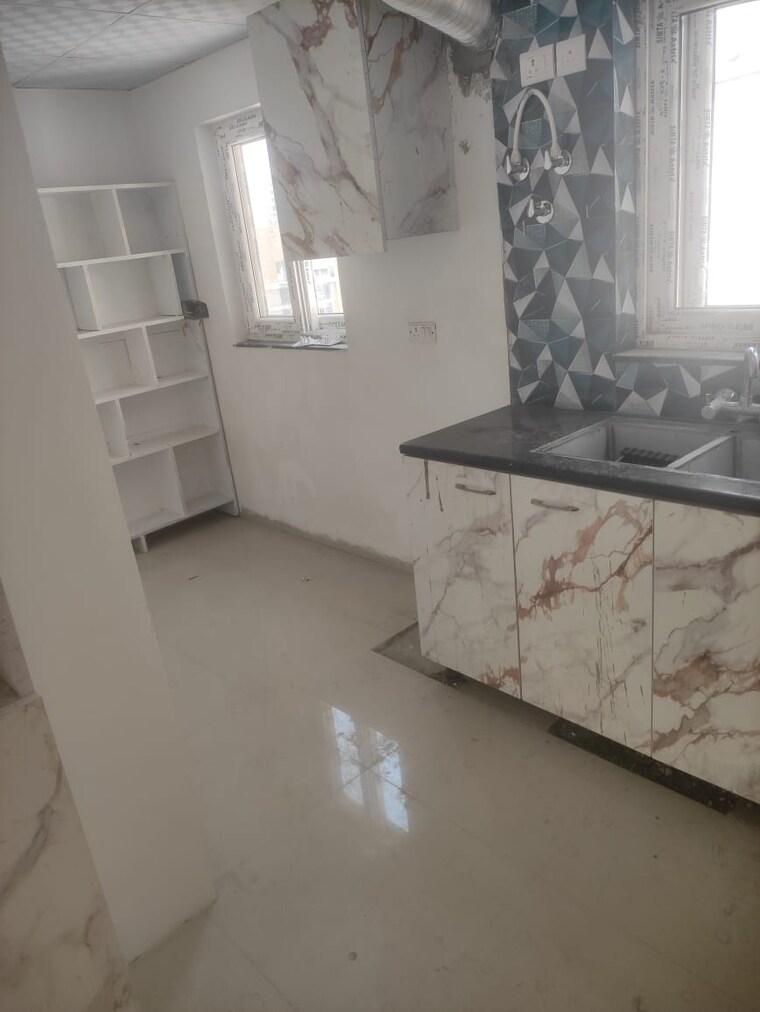 Bathroom, logix-blossom-county 4 Bedroom 2500 Sq.Ft. Apartment In Sector 137 Noida 9187836