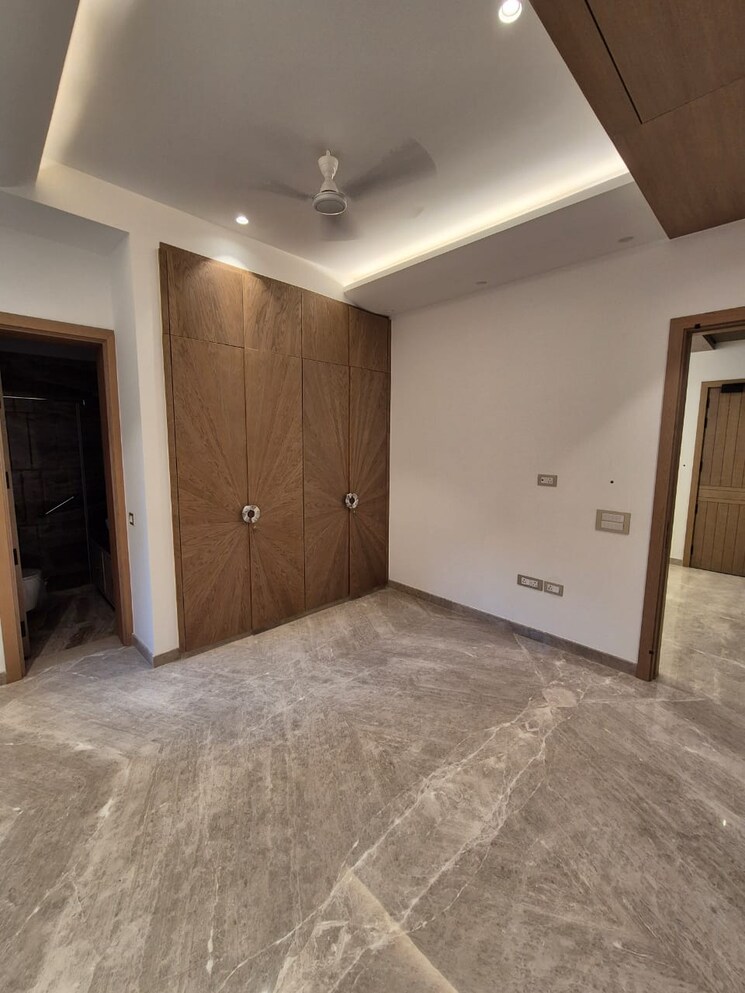 Room, hauz khas enclave 4 Bedroom 4500 Sq.Ft. Builder Floor In Hauz Khas Enclave Delhi 9187843