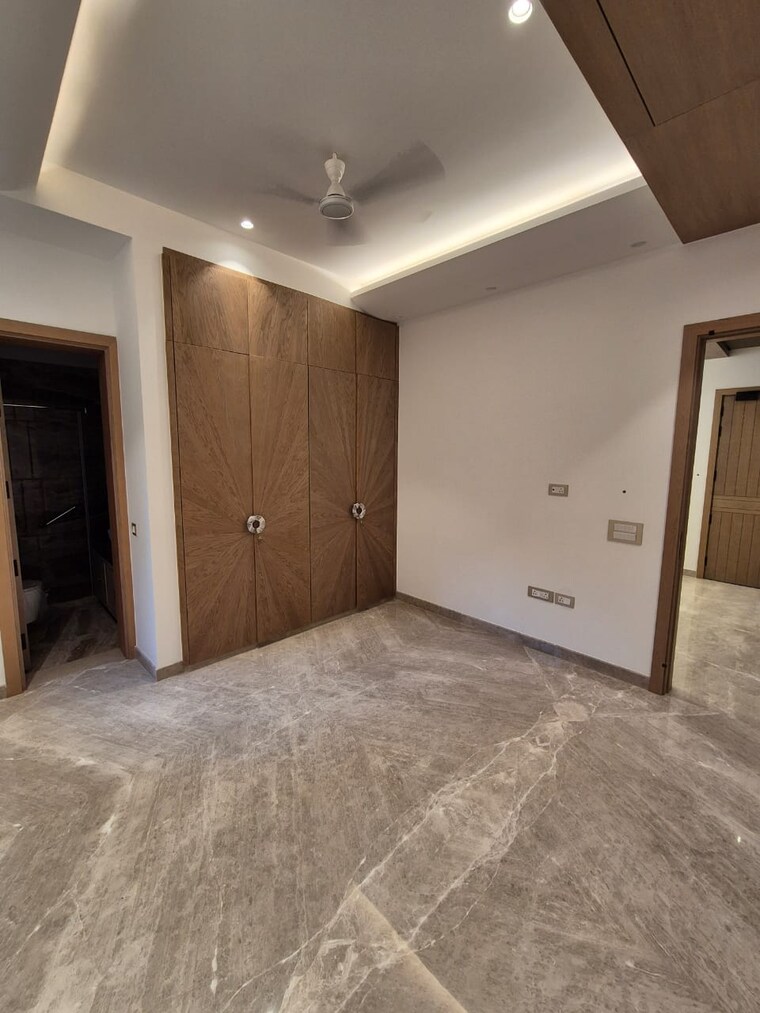 Room, hauz khas enclave 4 Bedroom 4500 Sq.Ft. Builder Floor In Hauz Khas Enclave Delhi 9187843