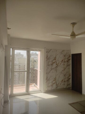 Room in 5 BHK Penthouse at Logix Blossom County, Sector 137 – for Rent