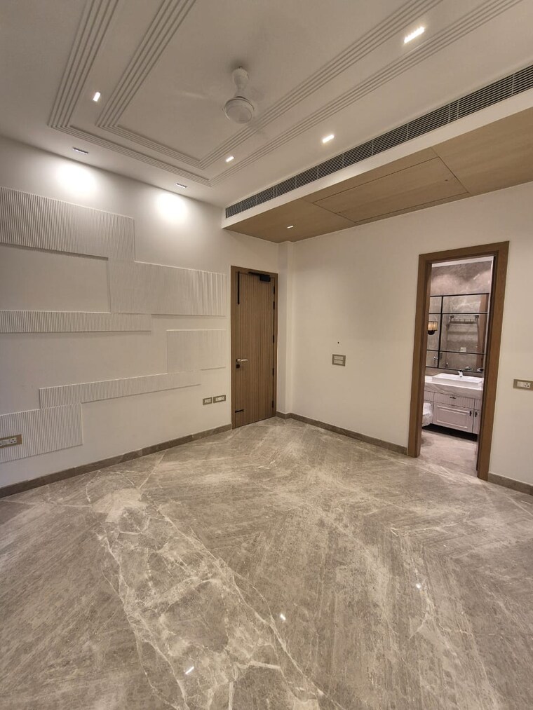 Room, hauz khas enclave 4 Bedroom 4500 Sq.Ft. Builder Floor In Hauz Khas Enclave Delhi 9187843