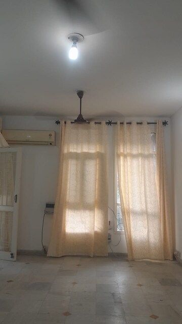 3 BHK Builder Floor For Rent in Unitech South City II, Sector 50