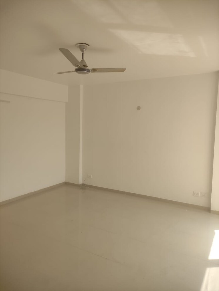 Room, tata-eureka-park 2 Bedroom 1100 Sq.Ft. Apartment In Sector 150 Noida 9187850