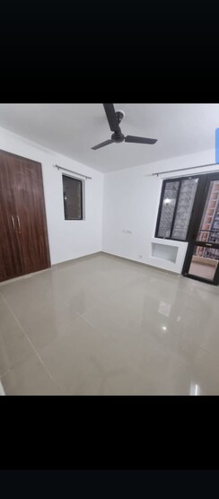 2 BHK Apartment For Sale in Sunshine Apartments Sector 73