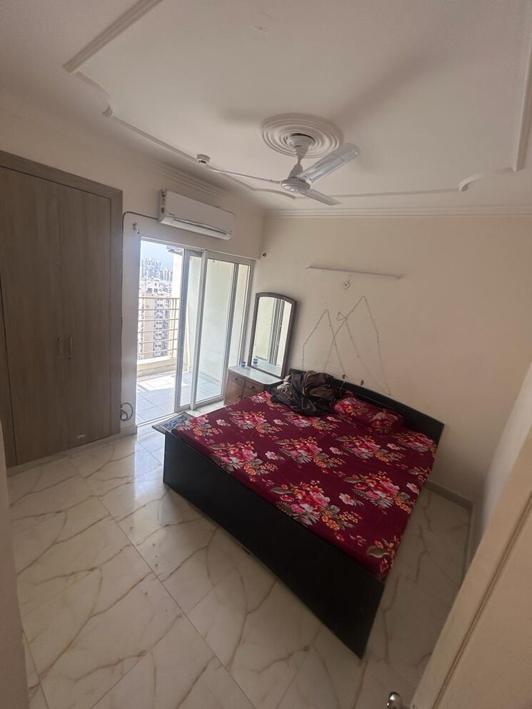 Bedroom, paras-tierea 3.5 Bedroom 1580 Sq.Ft. Apartment In Sector 137 Noida 9187896