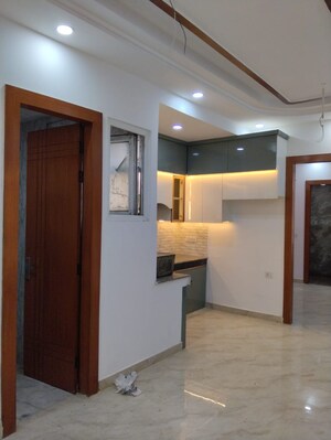 Room in 2 BHK Apartment at Sunshine Apartments Sector 73, Sector 73 – for Sale