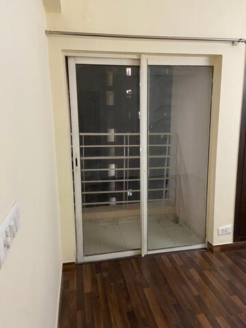 Room in 2 BHK Apartment at Paras Tierea, Sector 137 – for Rent