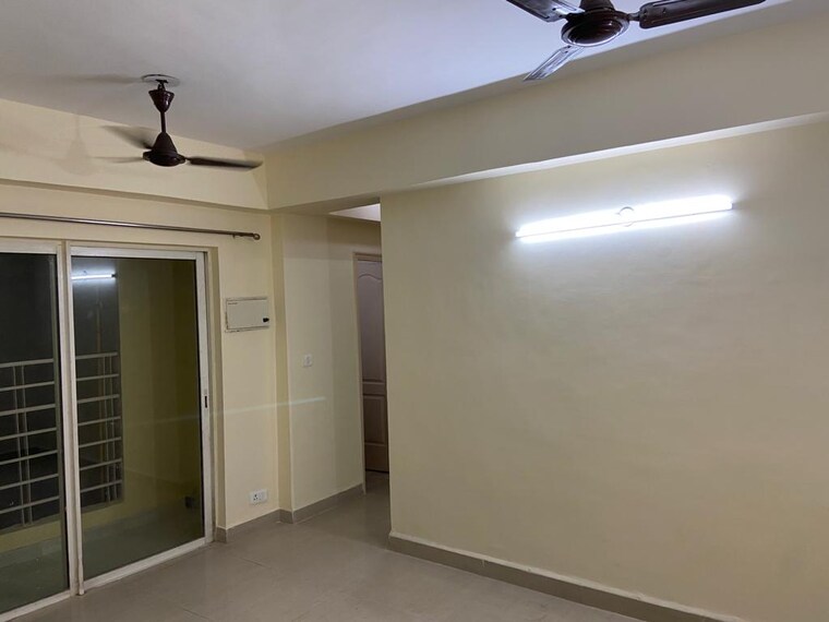 Room, paras-tierea 2 Bedroom 925 Sq.Ft. Apartment In Sector 137 Noida 9187924