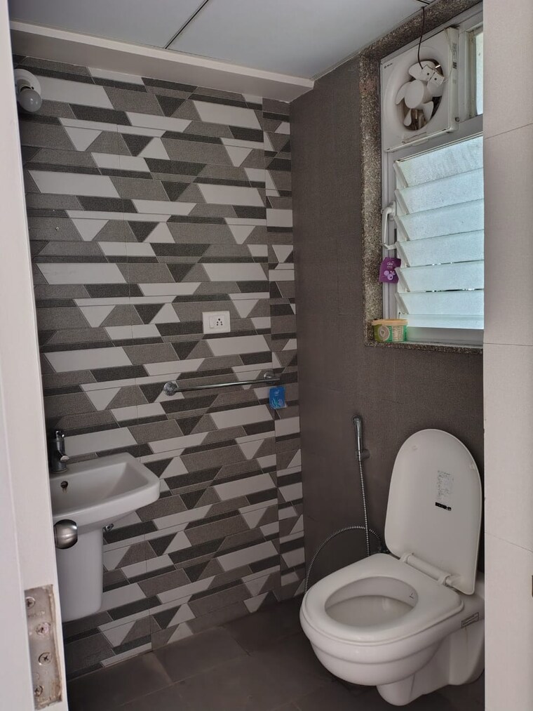 Bathroom, avon-vista 2 Bedroom 826 Sq.Ft. Apartment In Balewadi Pune 9187923