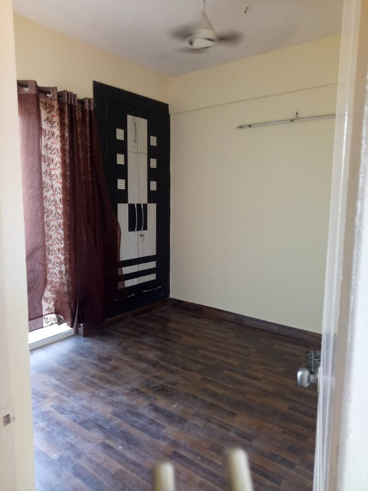 Room, paras-tierea 3 Bedroom 1265 Sq.Ft. Apartment In Sector 137 Noida 9187930