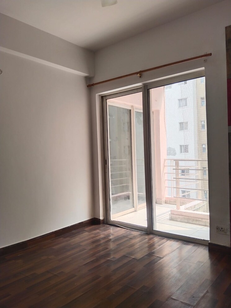 Room, paras-tierea 3 Bedroom 1265 Sq.Ft. Apartment In Sector 137 Noida 9187930