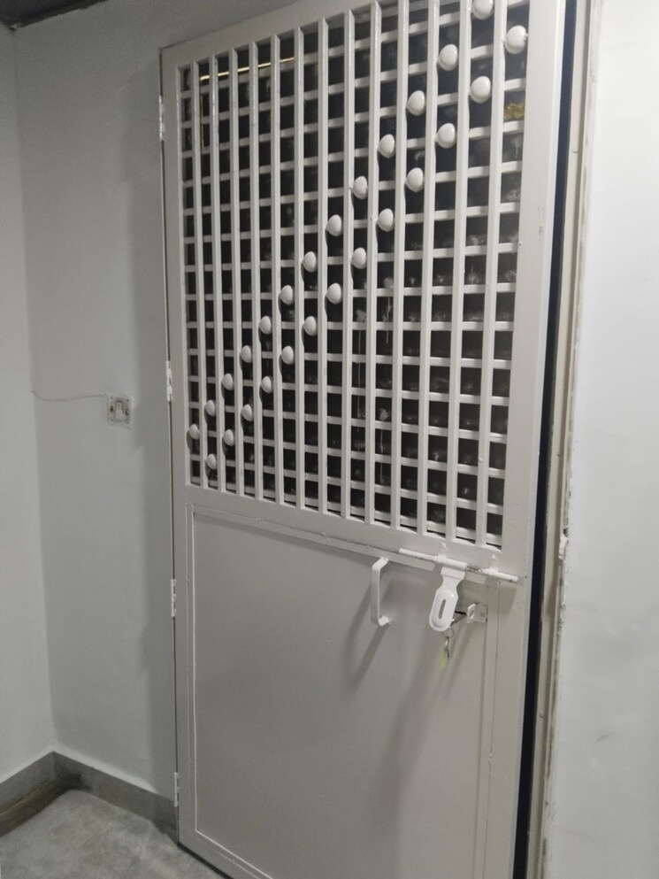 Bathroom, paras-tierea 2.5 Bedroom 1070 Sq.Ft. Apartment In Sector 137 Noida 9187936