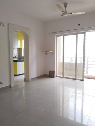 Room in 2.5 BHK Apartment at Paras Tierea, Sector 137 – for Rent