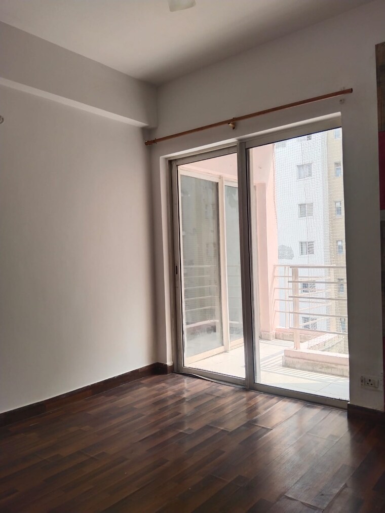 Room, paras-tierea 2.5 Bedroom 1070 Sq.Ft. Apartment In Sector 137 Noida 9187936