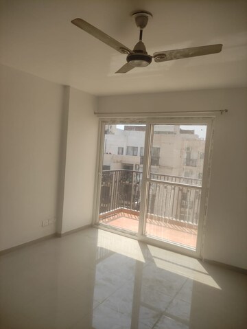 Room in 2 BHK Apartment at Logix Blossom County, Sector 137 – for Rent