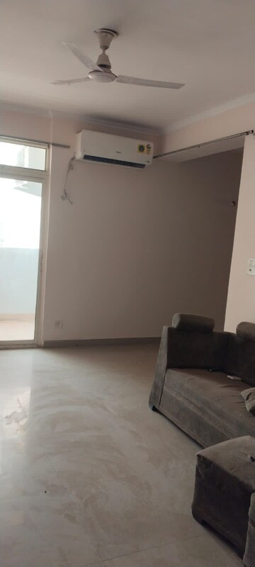 2 BHK Apartment For Rent in Paras Tierea, Sector 137