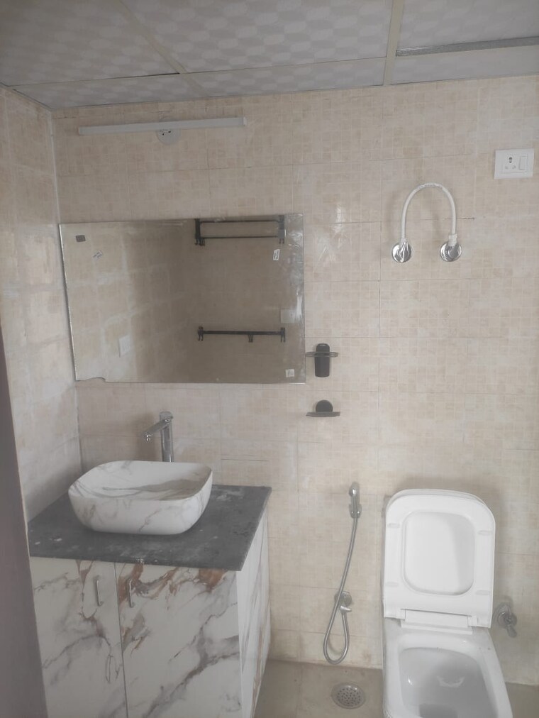 Bathroom, logix-blossom-greens 2 Bedroom 990 Sq.Ft. Apartment In Sector 143 Noida 9187960