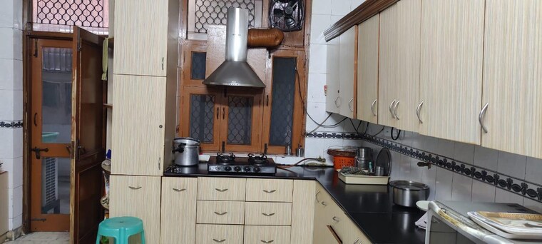 Kitchen, mayur vihar phase iii 2 Bedroom 800 Sq.Ft. Apartment In Mayur Vihar Phase Iii Delhi 9187999