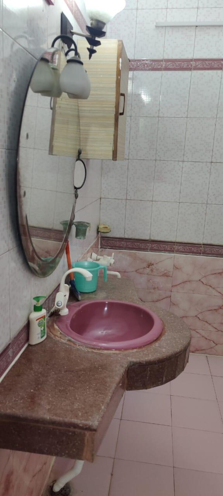 Bathroom, mayur vihar phase iii 2 Bedroom 800 Sq.Ft. Apartment In Mayur Vihar Phase Iii Delhi 9187999