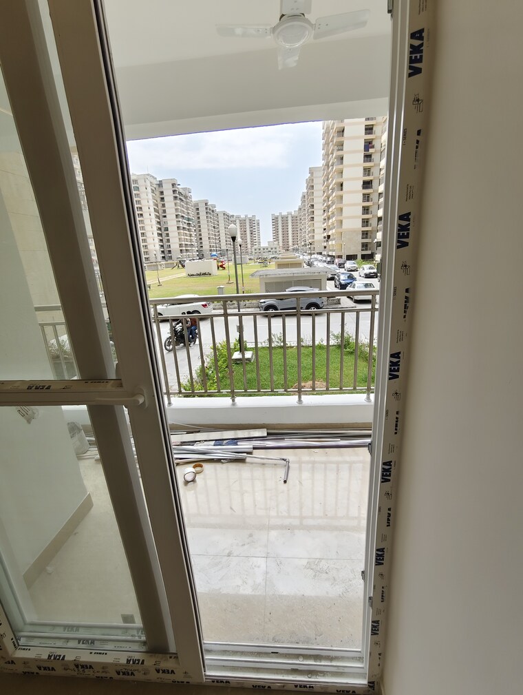 Balcony, sector 19b dwarka 3 Bedroom 1800 Sq.Ft. Apartment In Sector 19b Dwarka Delhi 9188021