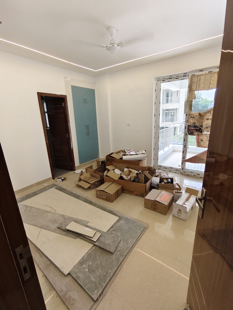 Room, sector 19b dwarka 3 Bedroom 1800 Sq.Ft. Apartment In Sector 19b Dwarka Delhi 9188021