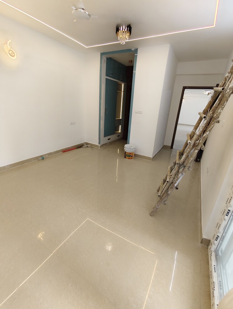 Room, sector 19b dwarka 3 Bedroom 1800 Sq.Ft. Apartment In Sector 19b Dwarka Delhi 9188021