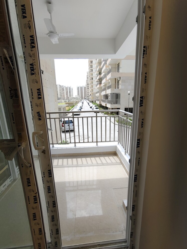 Balcony, sector 19b dwarka 3 Bedroom 1800 Sq.Ft. Apartment In Sector 19b Dwarka Delhi 9188021