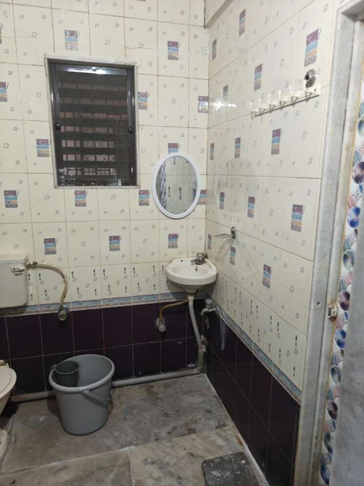 Bathroom, kharghar Pg For Boys & Girls In Kharghar 9188035