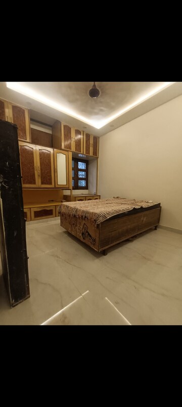 Bedroom in 2.5 BHK Builder Floor at Mayur Vihar Phase 1 – for Rent