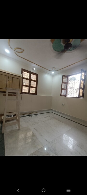 Study Room in 2.5 BHK Builder Floor at Mayur Vihar Phase 1 – for Rent