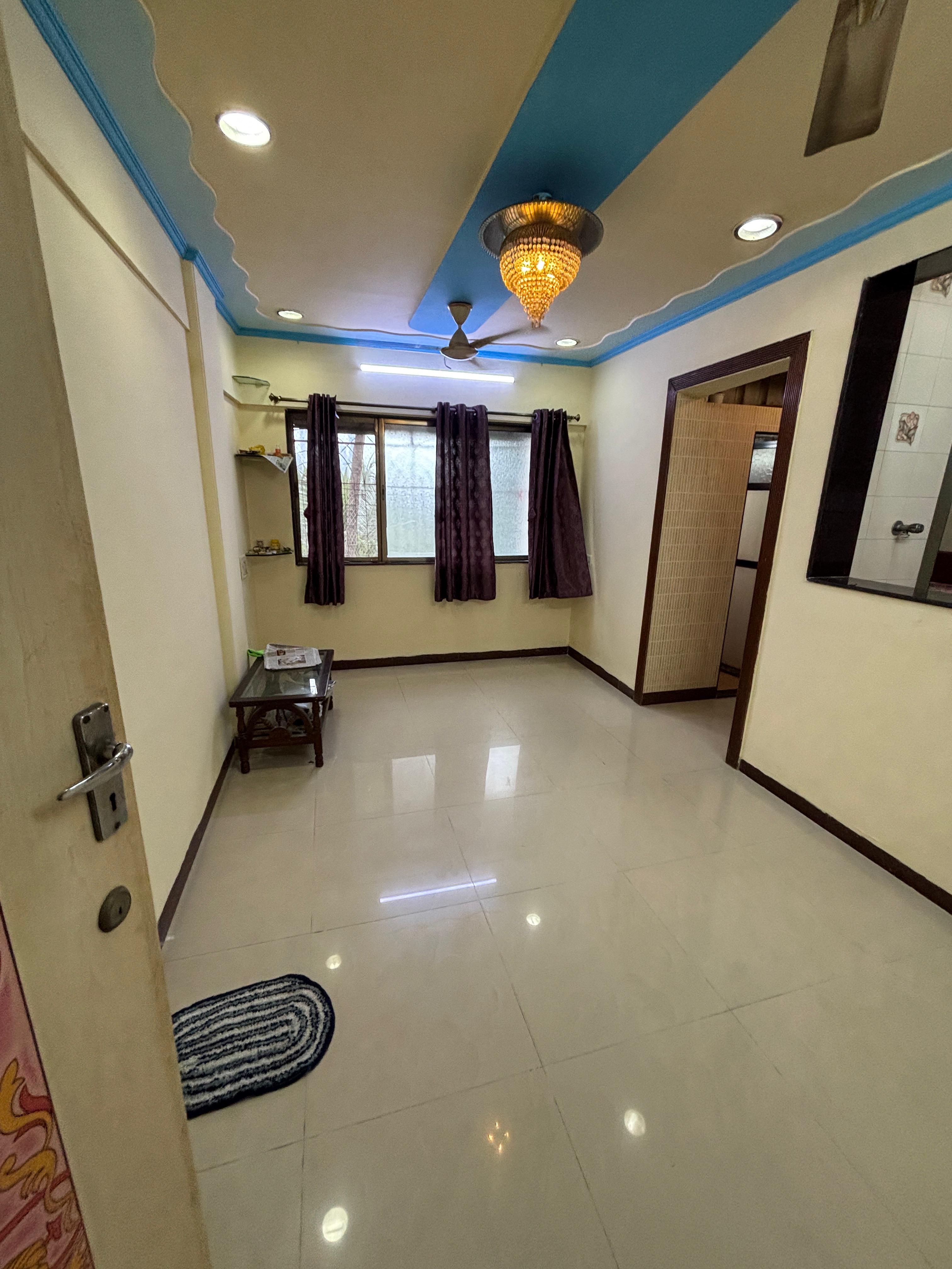 1 BHK 450 Sq.Ft. Apartment in Marve Queen