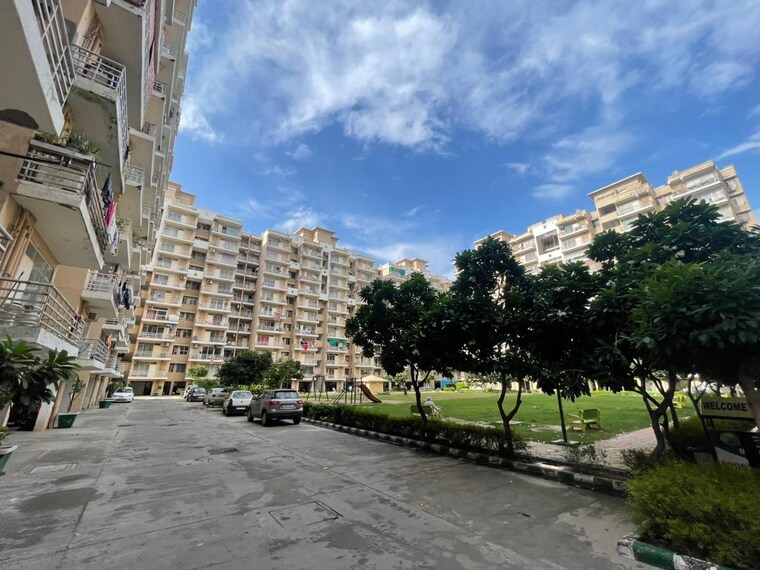 Exterior View, signature-global-park 2 Bedroom 845 Sq.Ft. Apartment In Sohna Sector 36 Gurgaon 9188054