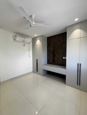 Room in 3 BHK Apartment at Prestige Tranquil, Kokapet – for Rent