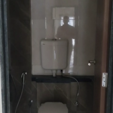 Bathroom in 2 BHK Apartment at Worli Residency, Kamala Mill – for Sale