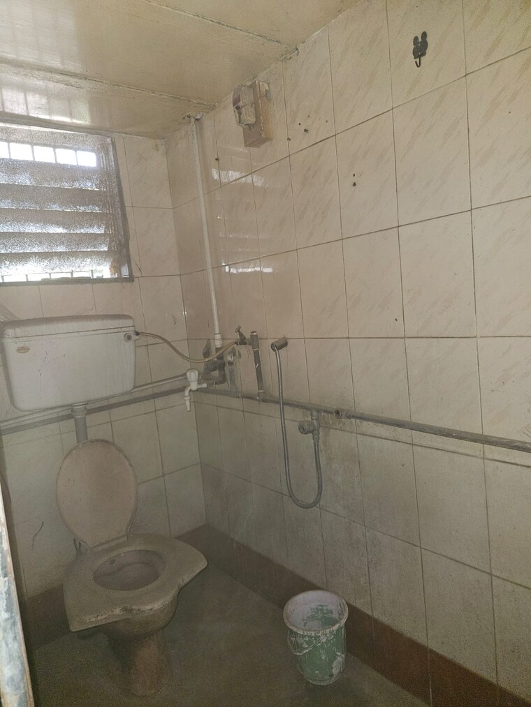 Bathroom, ulhasnagar 2 Bedroom 825 Sq.Ft. Apartment In Ulhasnagar Thane 9187571